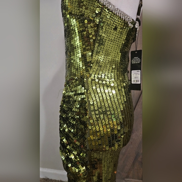 FASHION NOVA Shimmer On Sequin Maxi Dress - Green. Size Small NWT - Picture 12 of 16